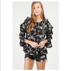 ✌🏼 #1245 POL Embroidered Frilled Floral Long Sleeve Top